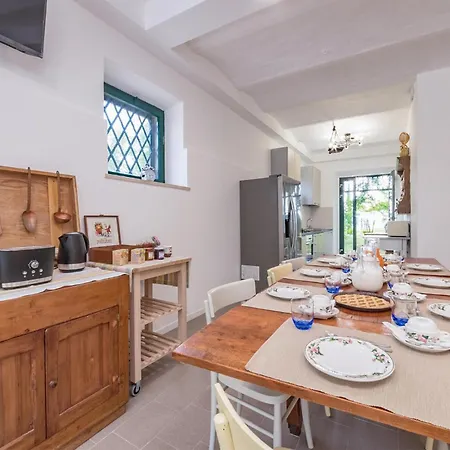 4 Bedroom Beautiful In Senigallia