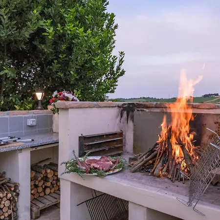 Vakantiehuis 4 Bedroom Beautiful In Senigallia