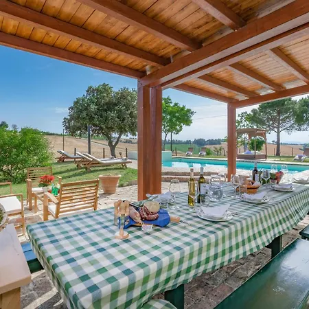 Vakantiehuis 4 Bedroom Beautiful In