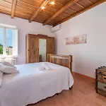 4 Bedroom Beautiful In Prázdninový dům *