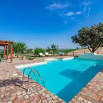 4 Bedroom Beautiful In Prázdninový dům Senigallia