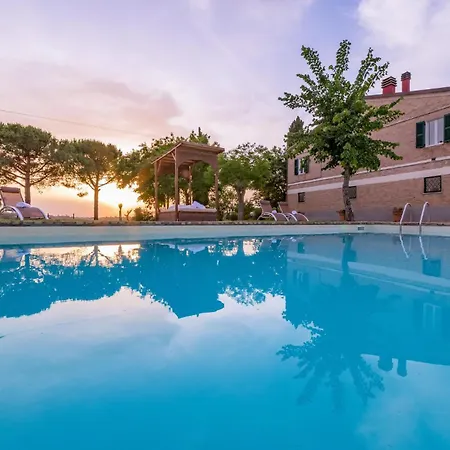 بيت للعطل 4 Bedroom Beautiful In سينِغاليا