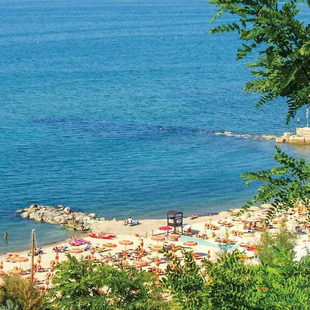 بيت للعطل 4 Bedroom Beautiful In