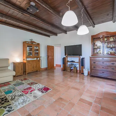 4 Bedroom Beautiful In Senigália