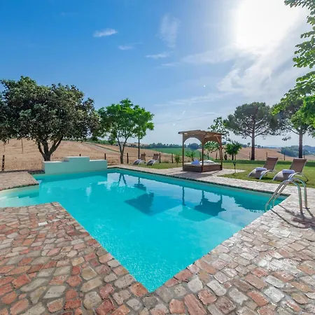 4 Bedroom Beautiful In Senigália